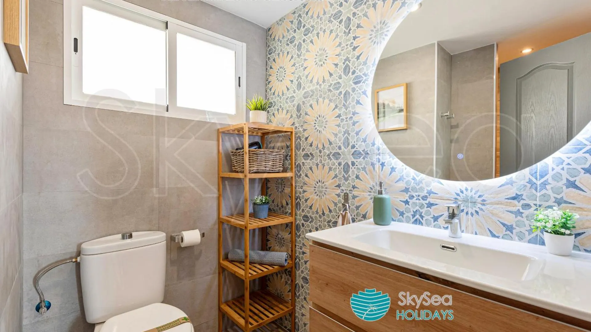Apartamento Skysea Benalmadena Puerto Marina 0*,  España