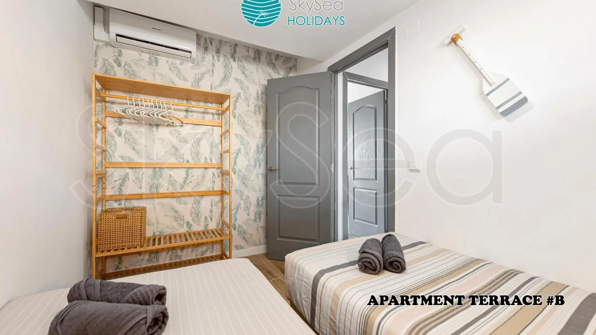 Apartamento Skysea Benalmadena Puerto Marina 0*,  España